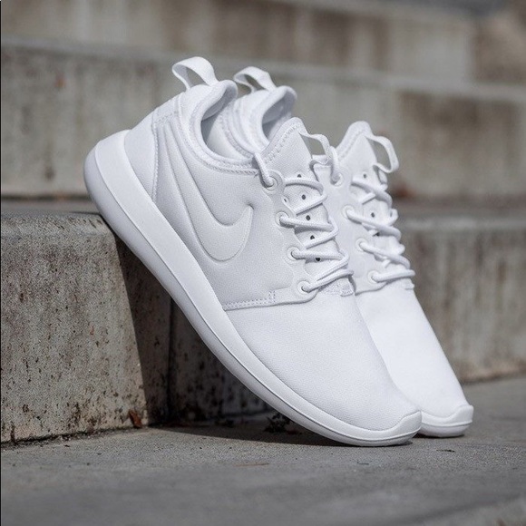roshe two white